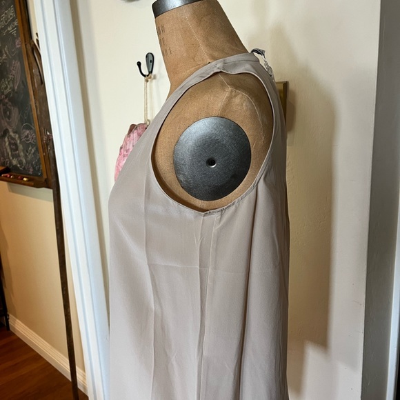 Joie Therese silk tank top. Size XS. Color: pink champagne - Picture 4 of 7